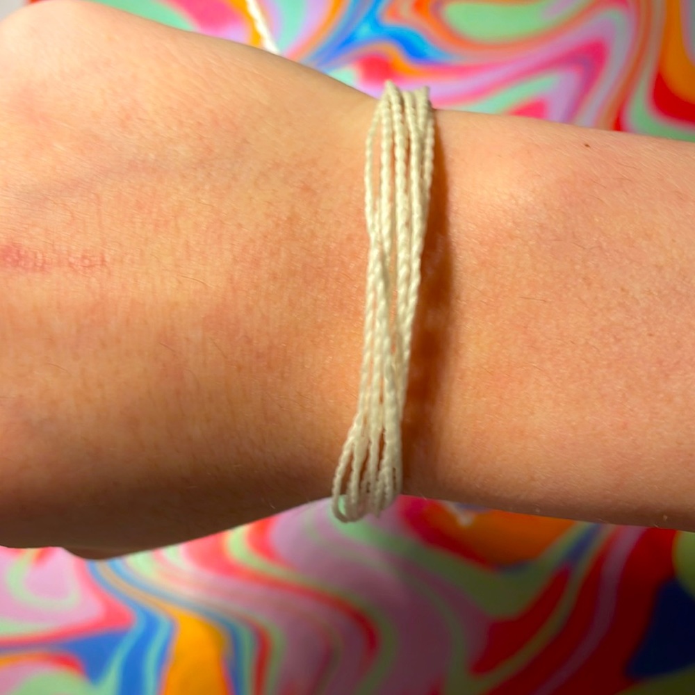 White adjustable, Pura Vida bracelet⚡️⭐️